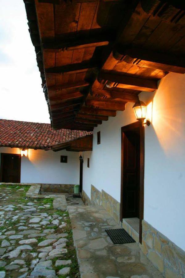 Hotel Divetsite Sliven Екстер'єр фото